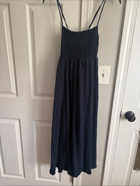 Z Supply Dresses & Skirts - Z Supply Navy Smocked Maxi Dress with Spaghetti Straps